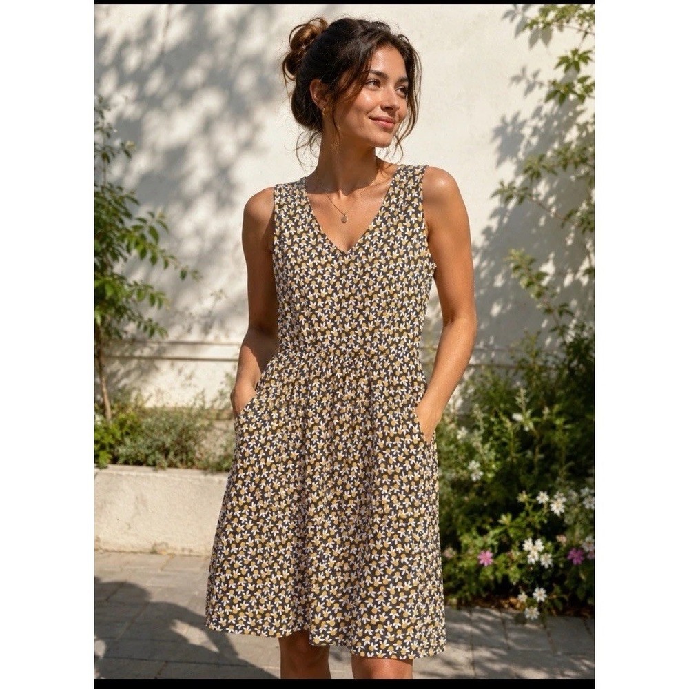 Boden Melinda Navy Daisy Sundress WomenSize 8 P Blue Yellow Flowers Sleeveless